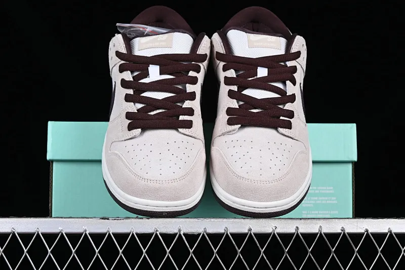 All categories Nk SB Dunk series Nk SB Dunk Low low-top sneakers Nk SB Dunk Low "Desert Sand" dark brown gray low-top series casual sneakers BQ6817-004